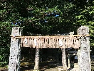 雷山観音のお掃除に行ってきました。