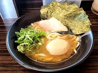 福岡 城南「濃厚豚骨醤油ラーメン 無邪気…