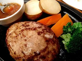 ガンシップ 土日祝 鉄板焼きハンバーグ