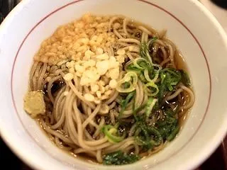 【なか卯の絶品炭焼き親子重】鶏もも肉を使…