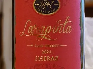 Larapinta LAKE FRONT…