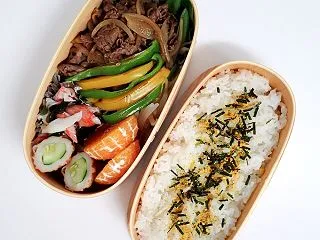 お弁当の記録 082（牛肉と玉ねぎ炒め）