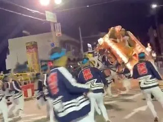 【衝撃動画】だんじり、交差点に猛スピード…