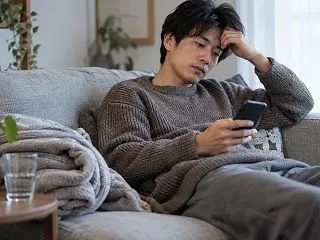 体調不良をLINEで伝える男性心理｜脈あ…