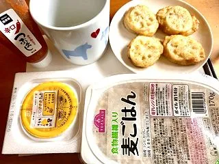 もう少し寝かせて欲しい…(T . T)