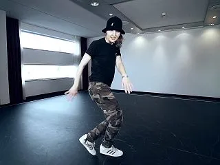 Bgirl ATによるRhythm in…