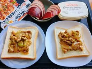 朝食 焦がしにんにく醤油炒めサンド
