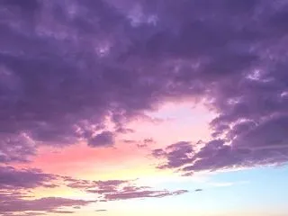 茜空と夜明け。朝の空を纏うふたつのアクセ…