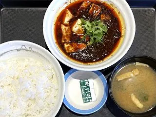 黒いのに弱いんよね（笑）松屋の『黒麻婆豆…