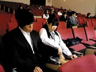 ピアノの演奏会でJCを痴漢して孕ませ強姦…