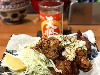 【瑞江】444（梅肉煮と黒牛カップ酒。米…