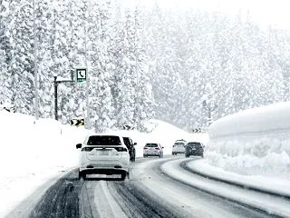 【2026年最新】北海道の冬道運転で気を…