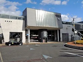 跨線橋は廃貨車の再利用？ 日豊本線・西小…