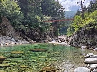 秘境・雲ノ平(19)薬師沢小屋周辺で寛ぐ