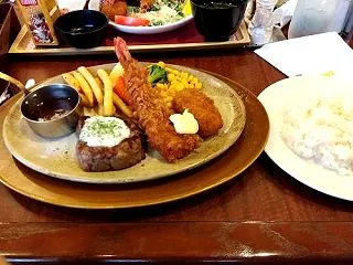 ロイヤルホストにて