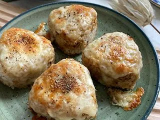 チーズとおかかがベストマッチな焼きおにぎ…