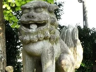 三頭身の狛犬