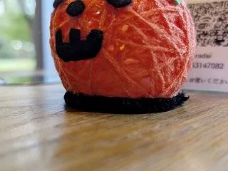 ３１日ハロウィンに神代植物公園「秋のバラ…