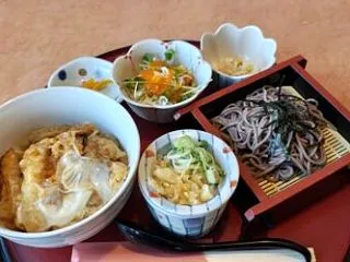 砺波市「大黒や」さんで天とじ丼と冷たいそ…