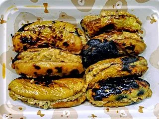 アケビの味噌挟み焼