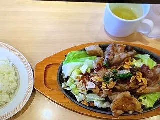 ファミレスでランチ（体重が増えた！）