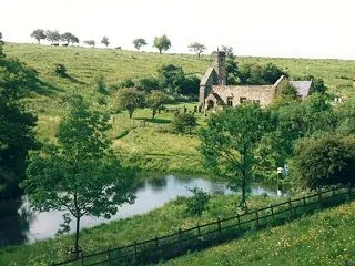 ドラキュラより古い“イギリスの吸血鬼”—…