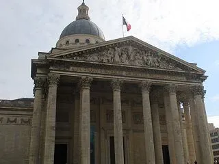 私がフランスのデモに賛同しない理由。浪費…