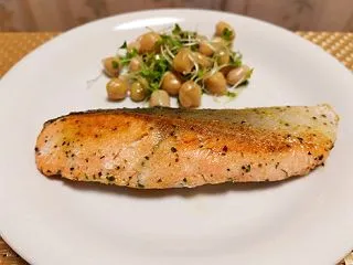 「サーモンの香草焼き」ちょっとしたパーテ…