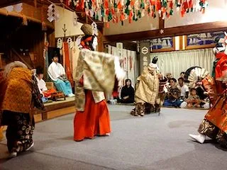 温泉津温泉（薬師湯）と夜神楽を楽しむ