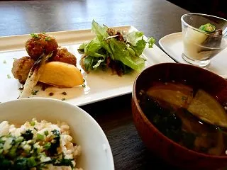今週のランチとおへそパン入荷日と