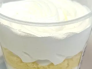 実食！ほぼクリームのケーキ（ファミマ）カ…