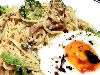 いつもの明太子パスタが大変身！？半熟卵の…