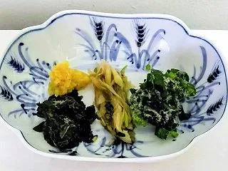 残暑日の細麺冷やしうどん