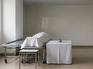 深夜・早朝での逝去、すぐに葬儀社を手配し…