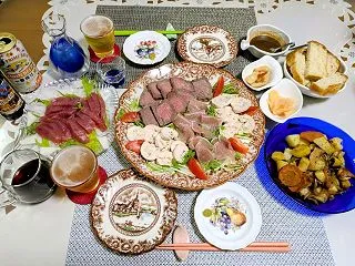 ローストビーフにグリューワインと、仲良し…