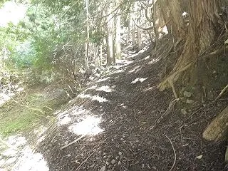 本命の場所へ 二輪の通行は？