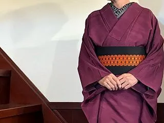 お仕事着物にもチョッピリ 