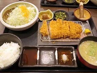【出張メシ】黒豚ロースかつ定食／鹿児島黒…