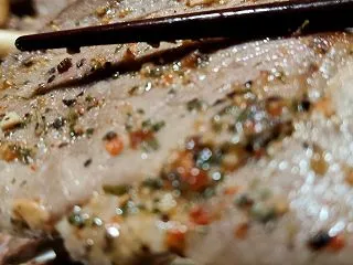 美味そうに撮れてるかは謎の今夜の晩ごはん…