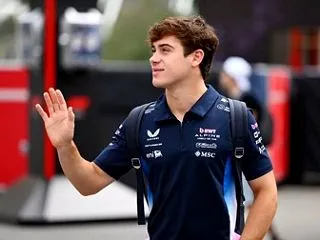 アルピーヌのコラピントがアルゼンチンの攻…