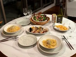 しらすのパスタと鰤カマの香草オーブン焼き…
