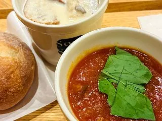 ランチにはフェルメールのクリームスープで…