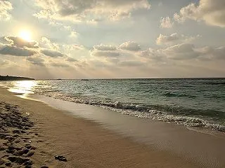 【波照間島・宿バンブー 宿泊記】ニシ浜徒…