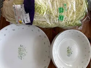 白菜半分180円、コレール皿90%オフで…