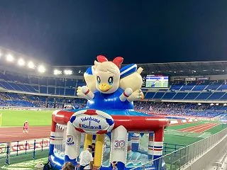 日産スタジアム 子どもたちとマリノス戦観…
