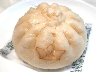 ほかほかジューシー大入り豚まん