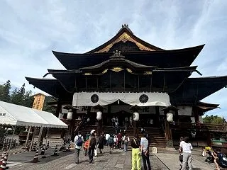 長野県の善光寺に