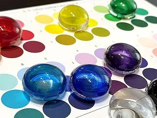 明日16日は、オンラインでのカラーお話会…