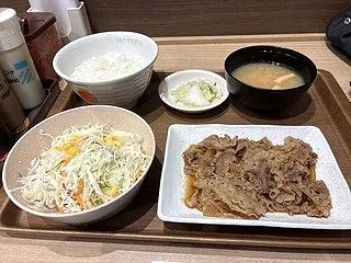 お肉を贅沢に楽しむ大満足メニューがレギュ…