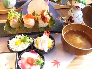 インスタで見かけた「おちょこ丼」のランチ…